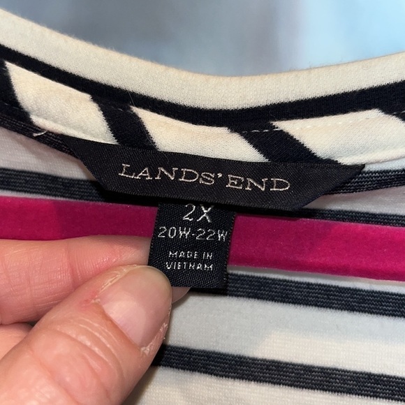 Women’s 2X beautiful navy/white stripe 3/4sleeve floral embroidered top nautical - Picture 3 of 6